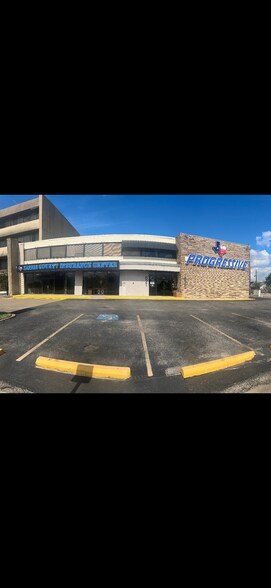 Primary Photo Of 825 E Southmore Ave, Pasadena Medical For Lease