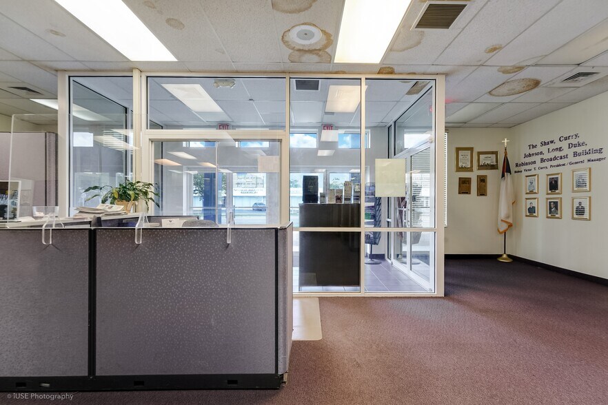 More Photos Of 13242 NW 7th Ave, Miami Office Residential For Sale