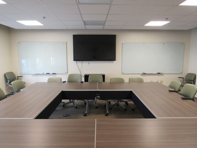 More Photos Of 1 Bridge St, Plymouth Office For Lease