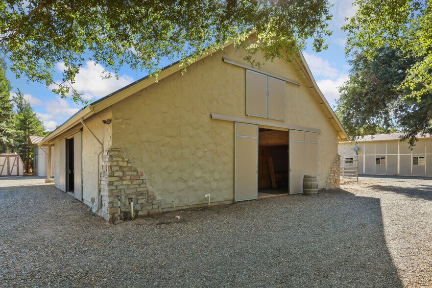 More Photos Of 24521 N McIntire Rd, Clements Land For Sale