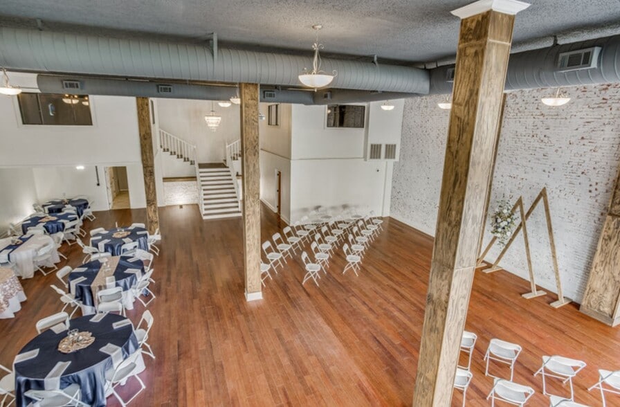 More Photos Of 544 N Main St, Crestview Storefront Retail Office For Sale