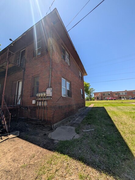 More Photos Of 101 N 7th St, Ponca City Multifamily For Sale