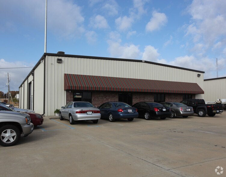 Primary Photo Of 904 Ploof Dr, Bessemer Distribution For Lease