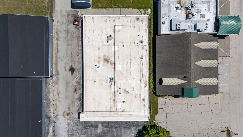 More Photos Of 3220 Bay Rd, Saginaw Storefront For Sale