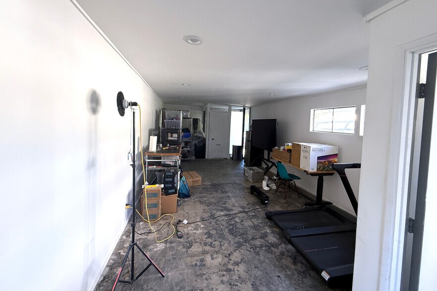 More Photos Of 5822 Venice Blvd, Los Angeles Light Manufacturing For Sale