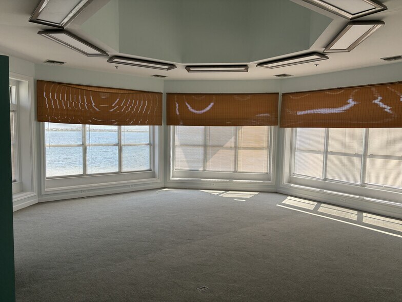 More Photos Of 348 Miracle Strip Pky SW, Fort Walton Beach Office For Sale