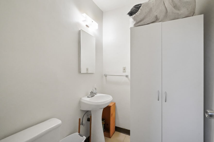 More Photos Of 317 W Palmer Ave, Glendale Religious Facility For Sale