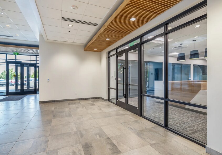 More Photos Of 2929 W Navigator Dr, Meridian Office For Lease