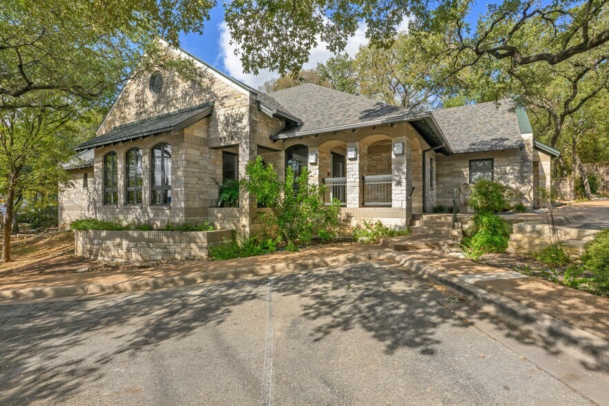 More Photos Of 5718 Balcones Dr, Austin Medical For Sale