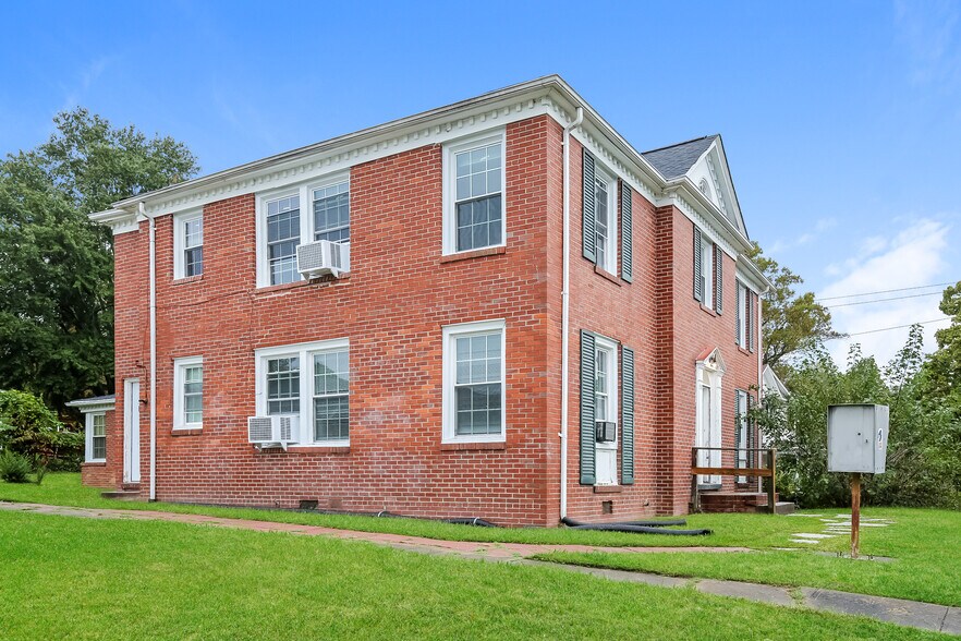 More Photos Of 517 Willow St, Mount Airy Apartments For Sale