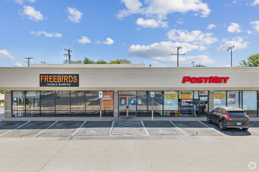More Photos Of 1309-1323 W Pipeline Rd, Hurst General Retail For Sale