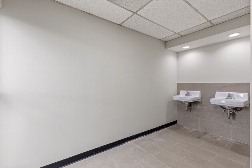 More Photos Of 1515 S Boulder Ave, Tulsa Office For Lease