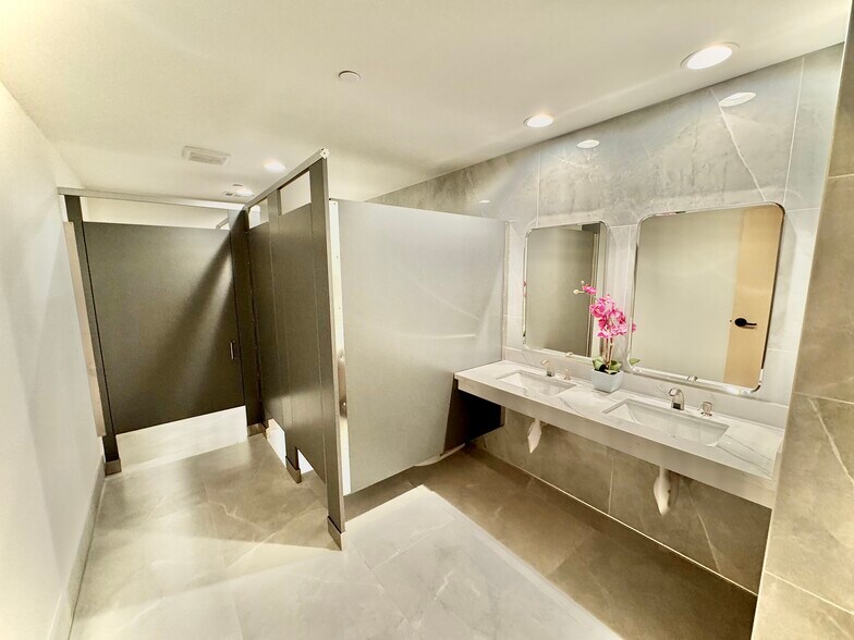 More Photos Of 321 Castro St, Mountain View Storefront Retail Office For Lease