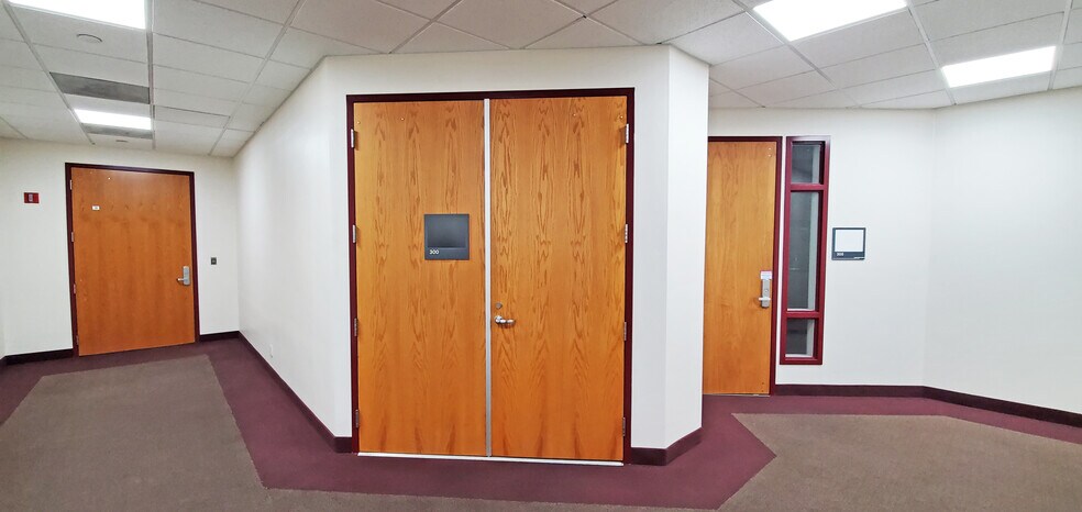 More Photos Of 12660 Riverside Dr, Valley Village Medical For Lease