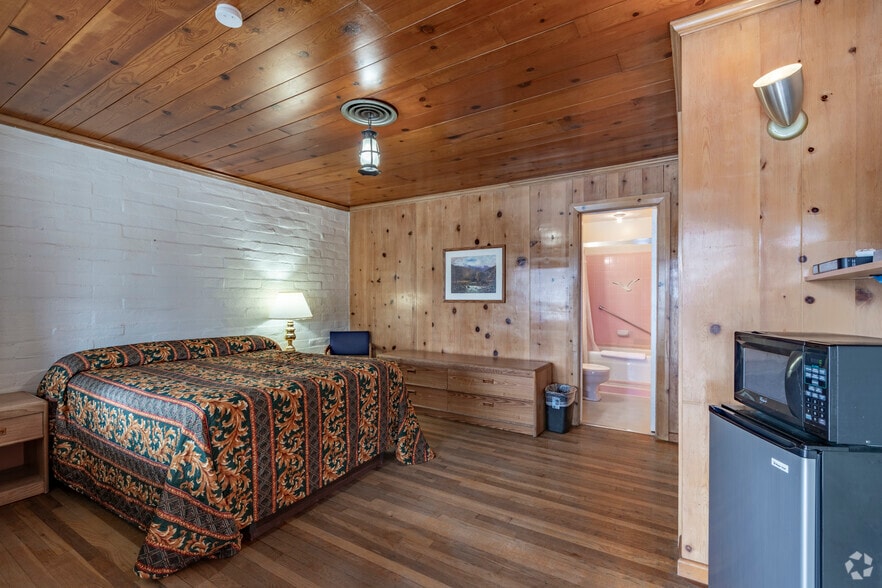 More Photos Of , Lovelock Unknown For Sale