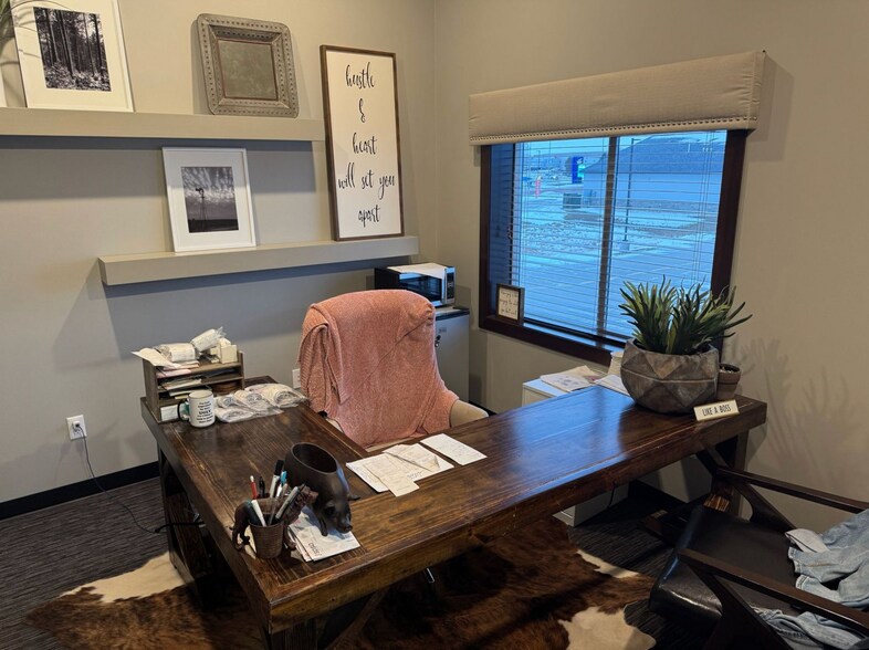 More Photos Of 820 Gateway Ln, Tea Flex For Sale