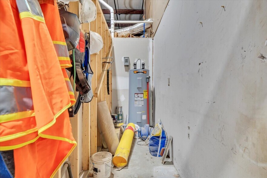 More Photos Of 81 5th Ave, Collinsville Manufacturing For Sale