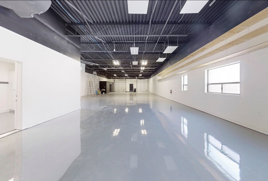 More Photos Of 11 Millwick Dr, Toronto Manufacturing For Lease