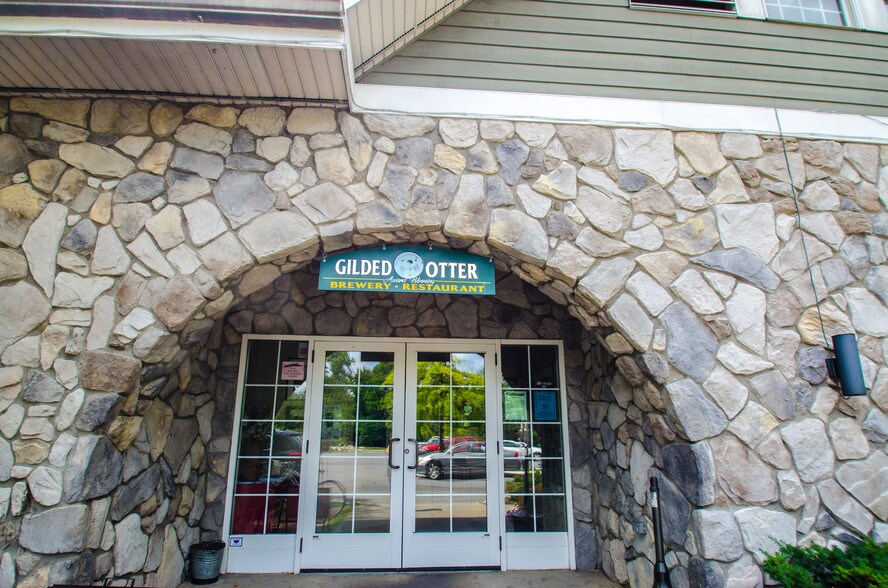 More Photos Of 3 Main St, New Paltz Restaurant For Sale