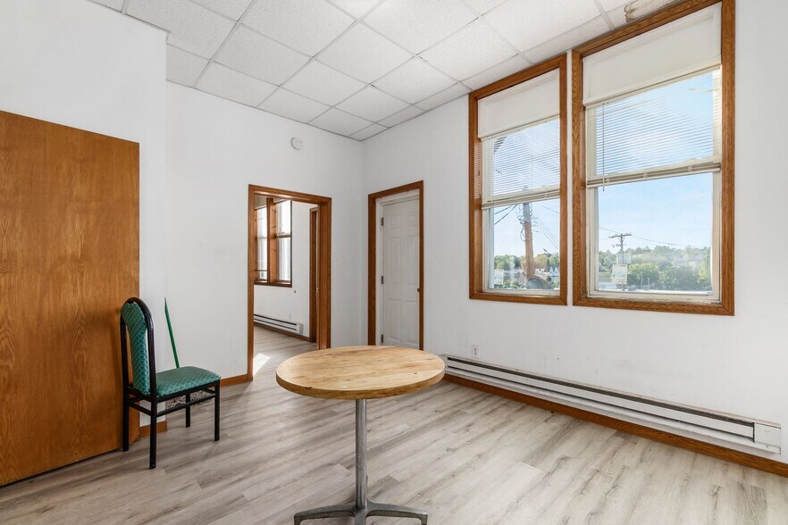 More Photos Of 10 S Park St, Mansfield Storefront Retail Residential For Sale