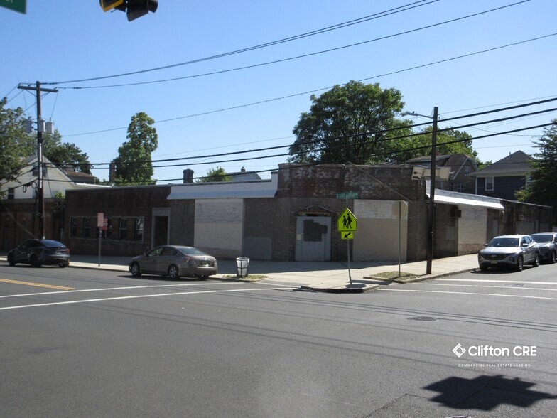 Primary Photo Of 124-130 Lyons Ave, Newark Office For Sale