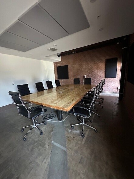 More Photos Of 1657-1669 12th St, Santa Monica Manufacturing For Lease