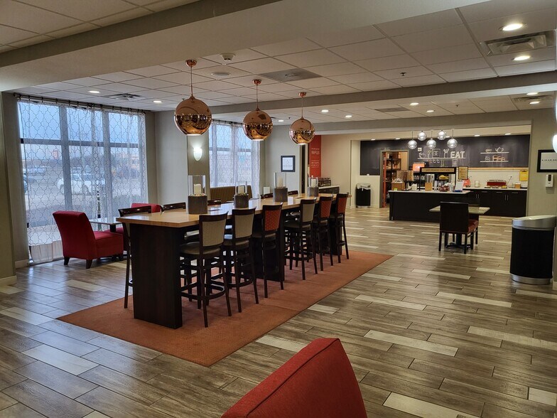 More Photos Of 200 N Centennial Dr, Mcpherson Hotel For Sale