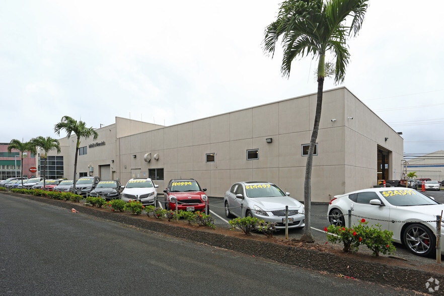 More Photos Of 2845 Kilihau St, Honolulu Showroom For Lease