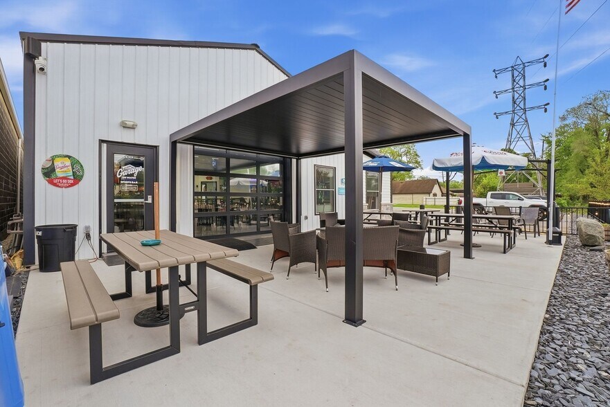 More Photos Of 116-118 S Water St, Wilmington Storefront Retail Office For Sale