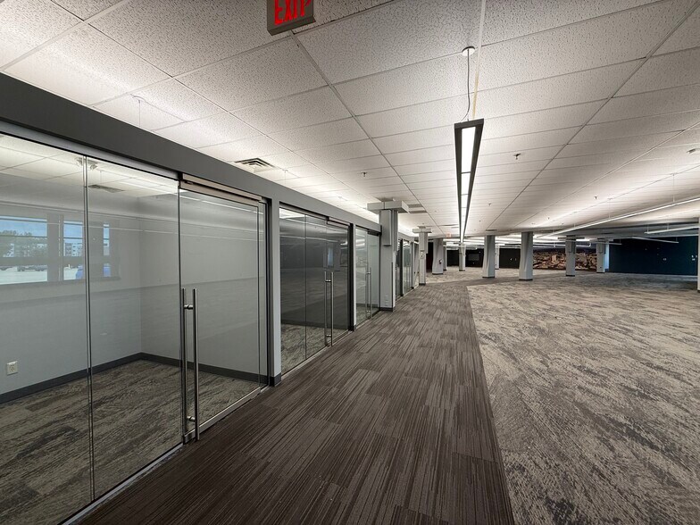 More Photos Of 3201-3301 Armar Dr, Marion Coworking Space