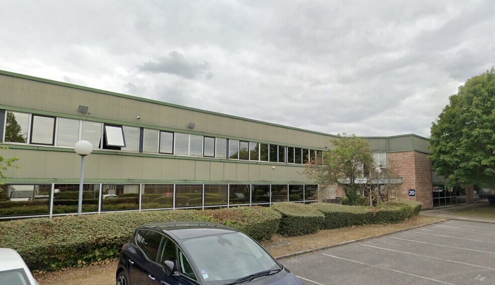 Primary Photo Of 10-24 Rue Eugène Boudin, Saint-Thibault-des-Vignes Flex For Lease