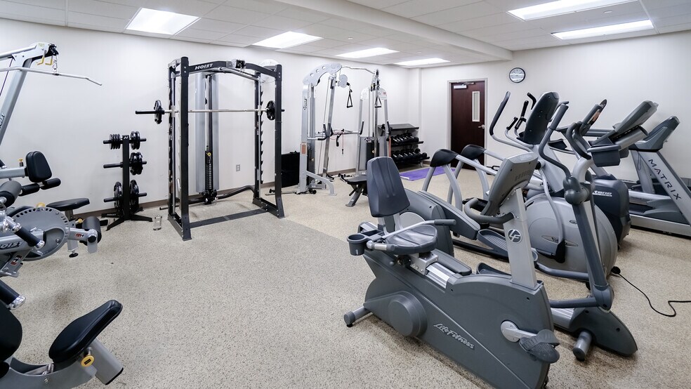 More Photos Of 860 Blue Gentian Rd, Eagan Unknown For Lease