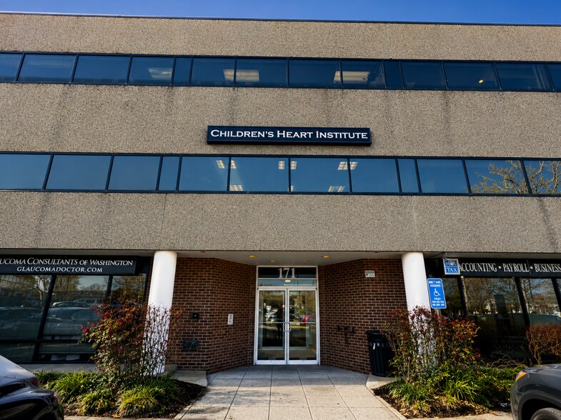 More Photos Of 171 Elden St, Herndon Medical For Sale