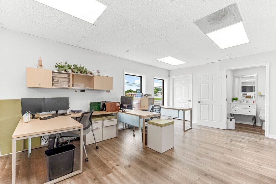 More Photos Of 10351 Southern Maryland Blvd, Dunkirk Office For Sale
