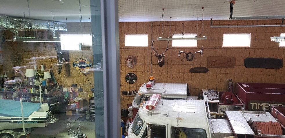 More Photos Of 10 Park Ave, Stafford Township Showroom For Sale