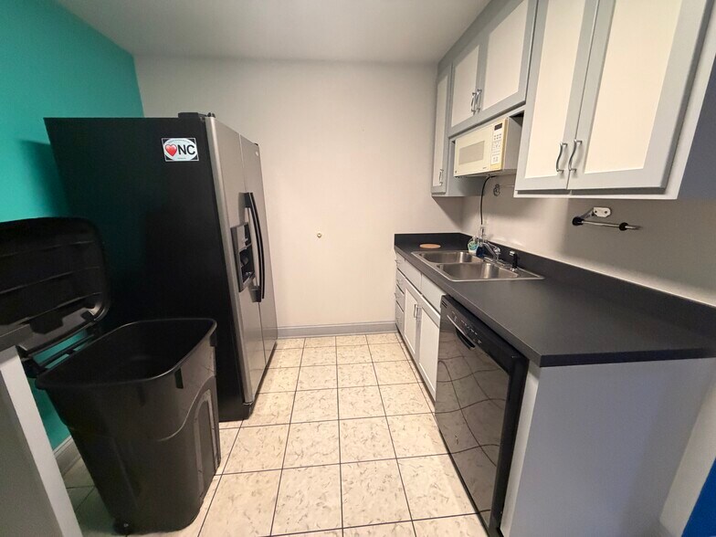 More Photos Of 1653 Thomas a Betts Pky, Rocky Mount General Retail For Lease