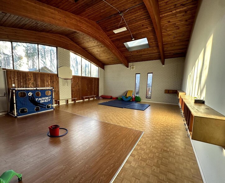 More Photos Of 83 Dunlop St, Richmond Hill Daycare Center For Sale