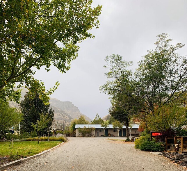 More Photos Of 62271 CA-299, Cedarville Hotel For Sale