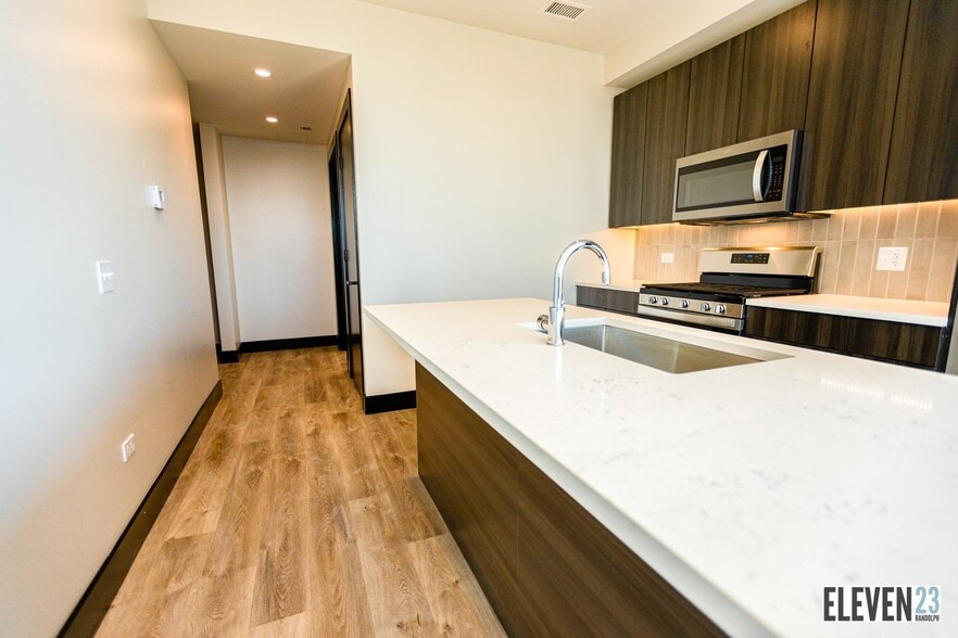 More Photos Of 1123 W Randolph St, Chicago Apartments For Lease