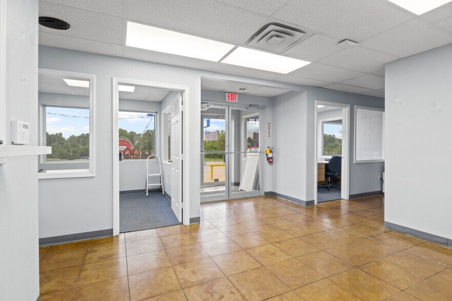 More Photos Of 2300 W Ferguson Rd, Mount Pleasant Freestanding For Lease