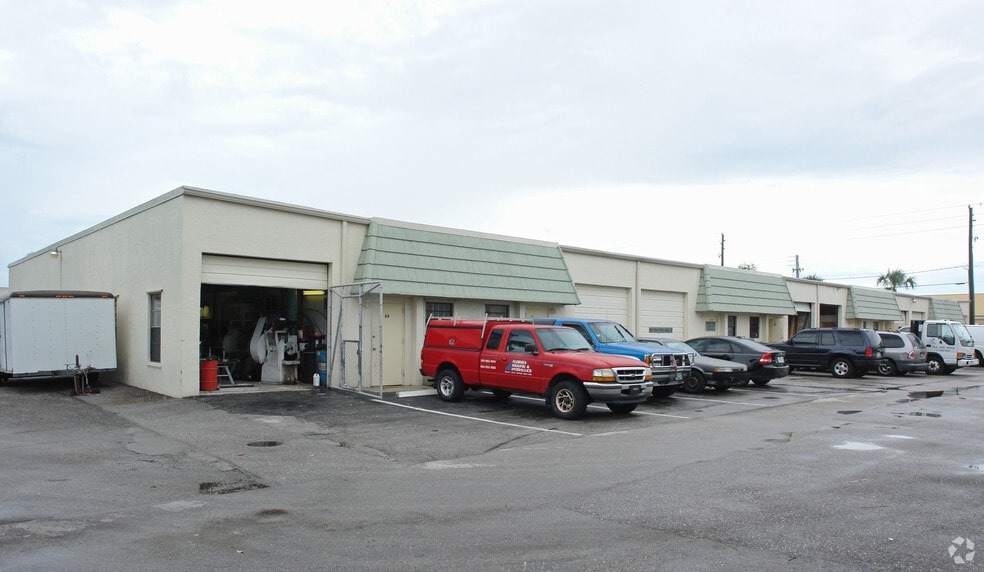 More Photos Of 3905 Investment Ln, West Palm Beach Distribution For Lease