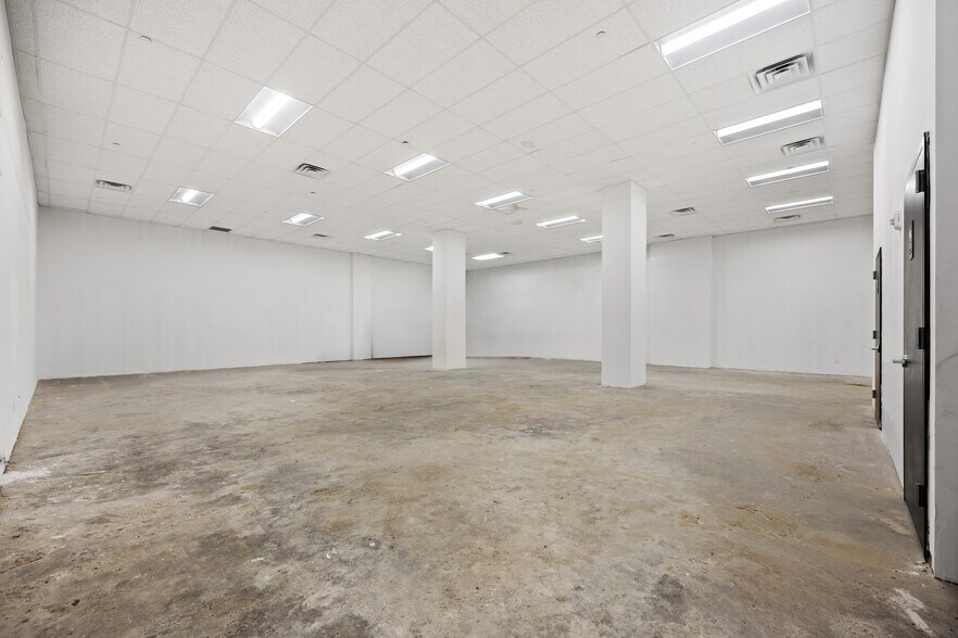 More Photos Of 13320 41st Rd, Flushing Office For Sale