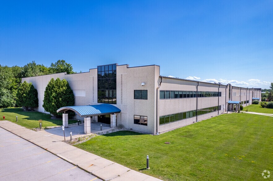 Primary Photo Of 1555 Glory Rd, Green Bay Manufacturing For Lease