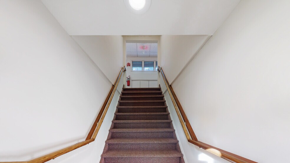 More Photos Of 220 Silver Lake Rd, Dingmans Ferry Office For Sale