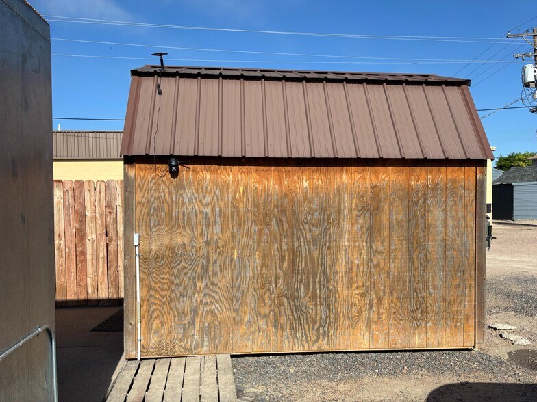 More Photos Of 140 E 12th St, Imperial Restaurant For Sale