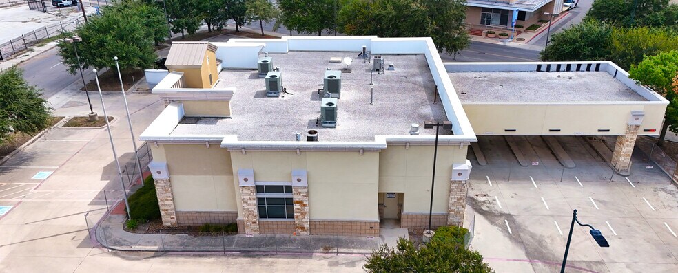 More Photos Of 103 W Quincy St, San Antonio Bank For Lease