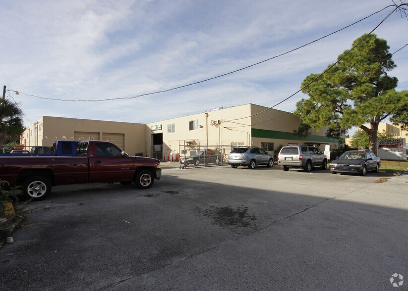 More Photos Of 540 W 83rd St, Hialeah Warehouse For Lease