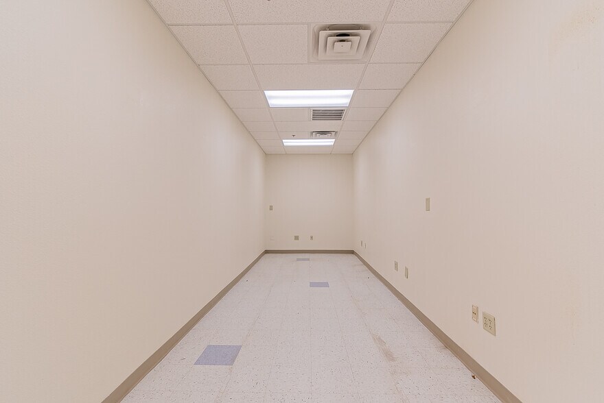More Photos Of 2550 S 4th Ave, Yuma Freestanding For Lease