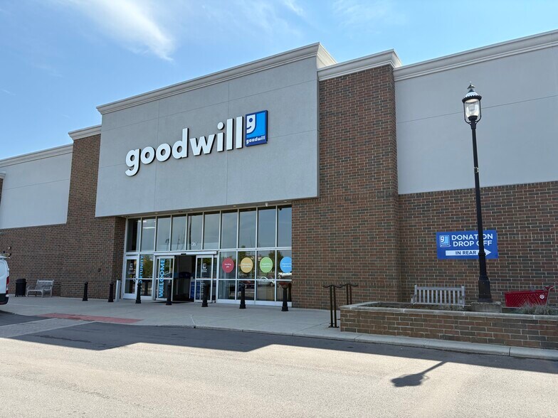 More Photos Of 4144-4182 Buckeye Pky, Grove City Freestanding For Lease