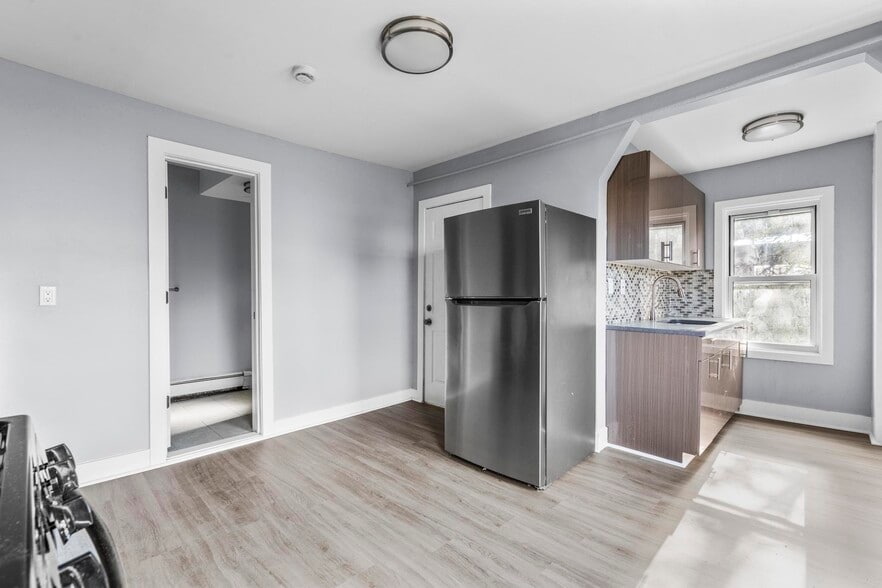 More Photos Of 746 Maple St, Bridgeport Apartments For Sale